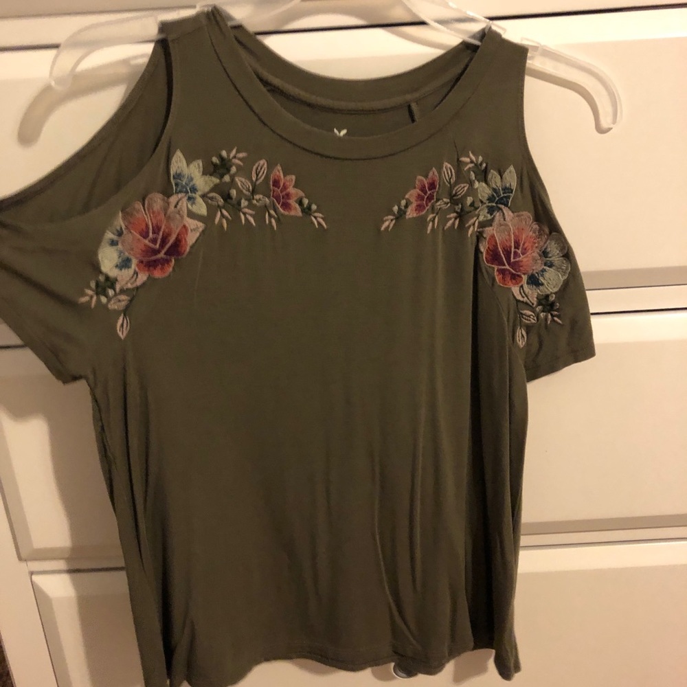 American Eagle Cold shoulder t-shirt